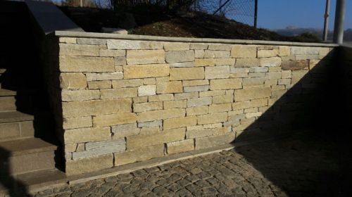 Schichtmauer Gneis Lusern